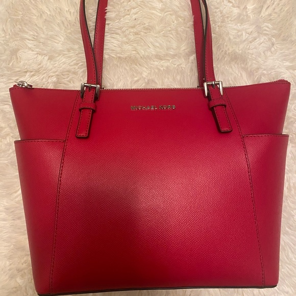 Michael Kors
Jet Set East West Logo Charm Saffiano Leather Tote Bag - Picture 5 of 7